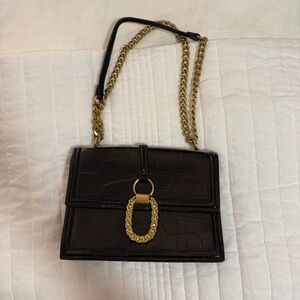 Elegant Black and Gold Chain Zara Shoulder Bag